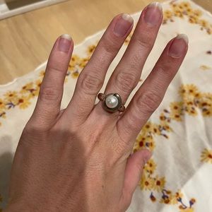 Retired James Avery pearl ring size 7